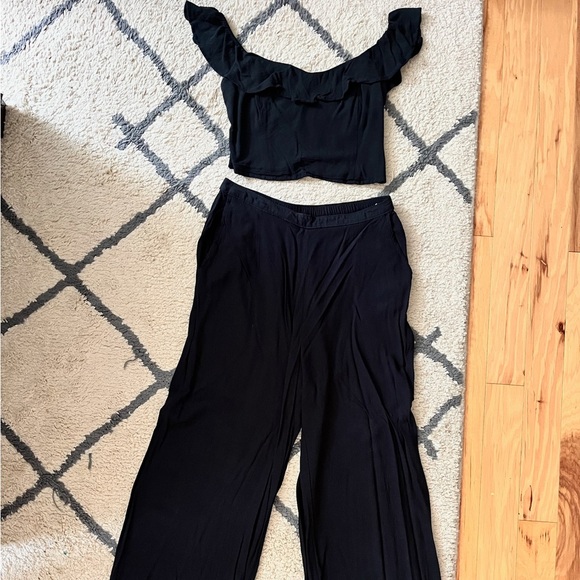 Black Abercrombie two piece outfit (top with skirt or pants) - Picture 2 of 2